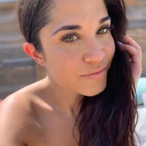 Meet your Posher, Raquel